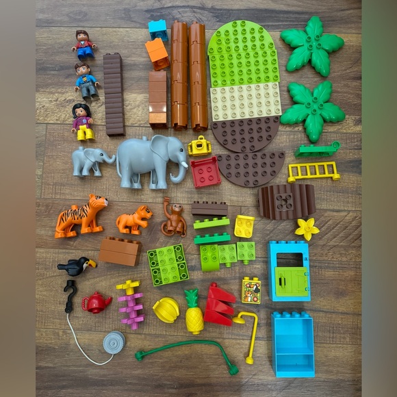 LEGO Duplo Tropical Island #10906 - Picture 2 of 6